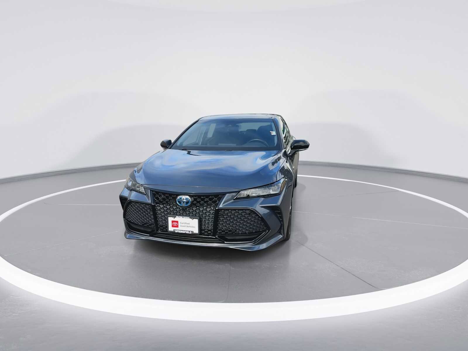 2019 Toyota Avalon Hybrid XSE photo 3