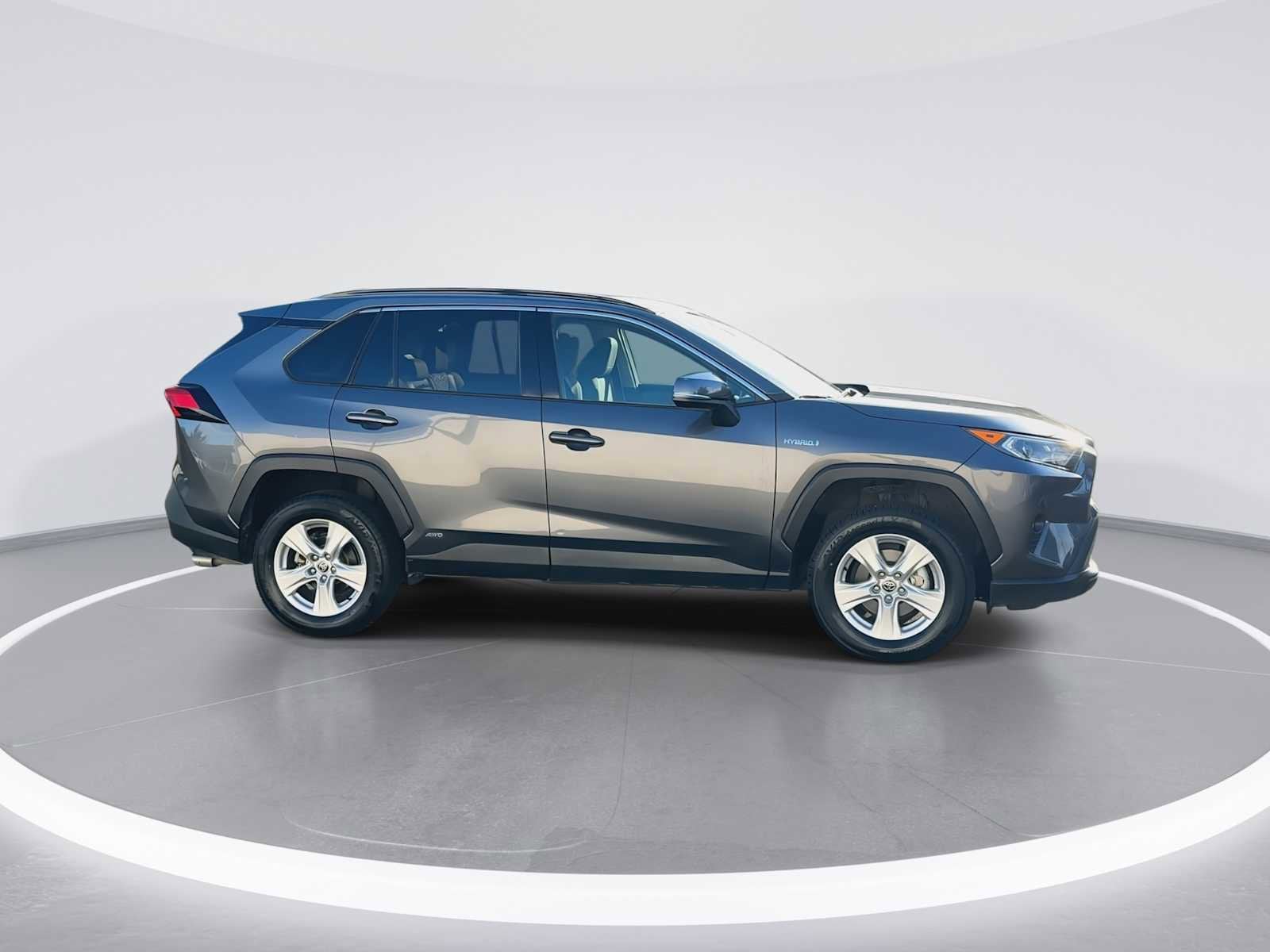 Thumbnail: 2021 Toyota RAV4 - 9