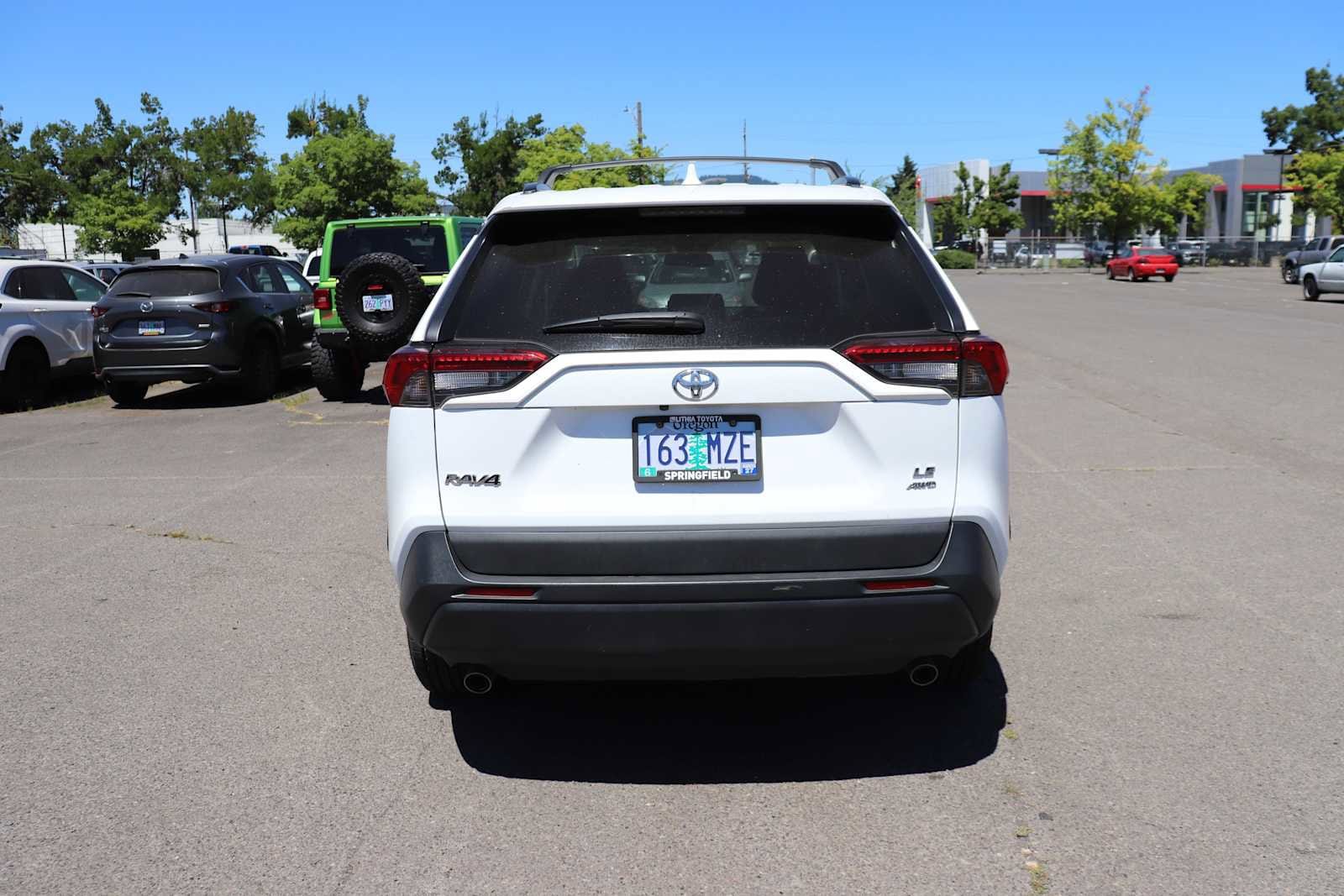 Thumbnail: 2021 Toyota RAV4 - 6