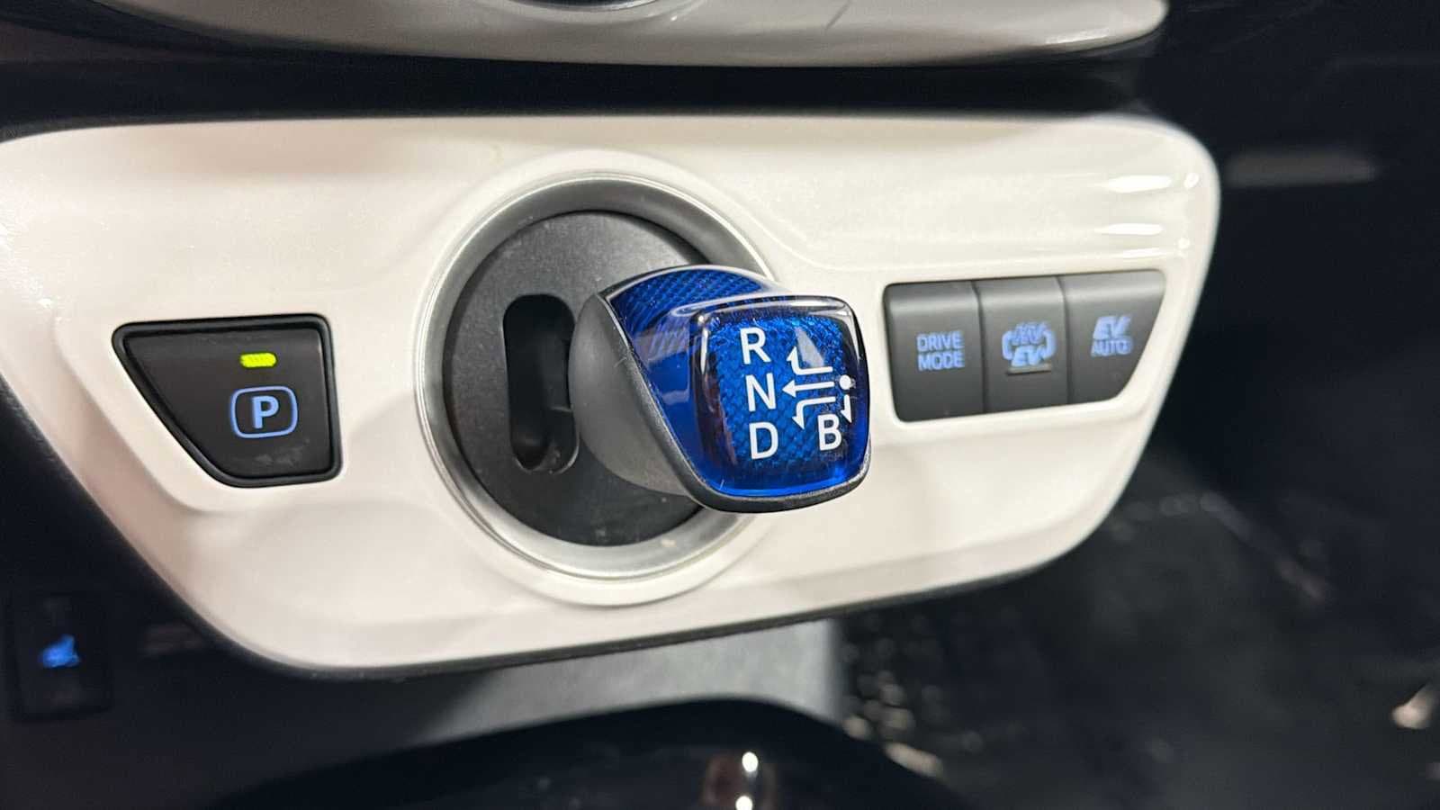 Thumbnail: 2017 Toyota Prius Prime - 22