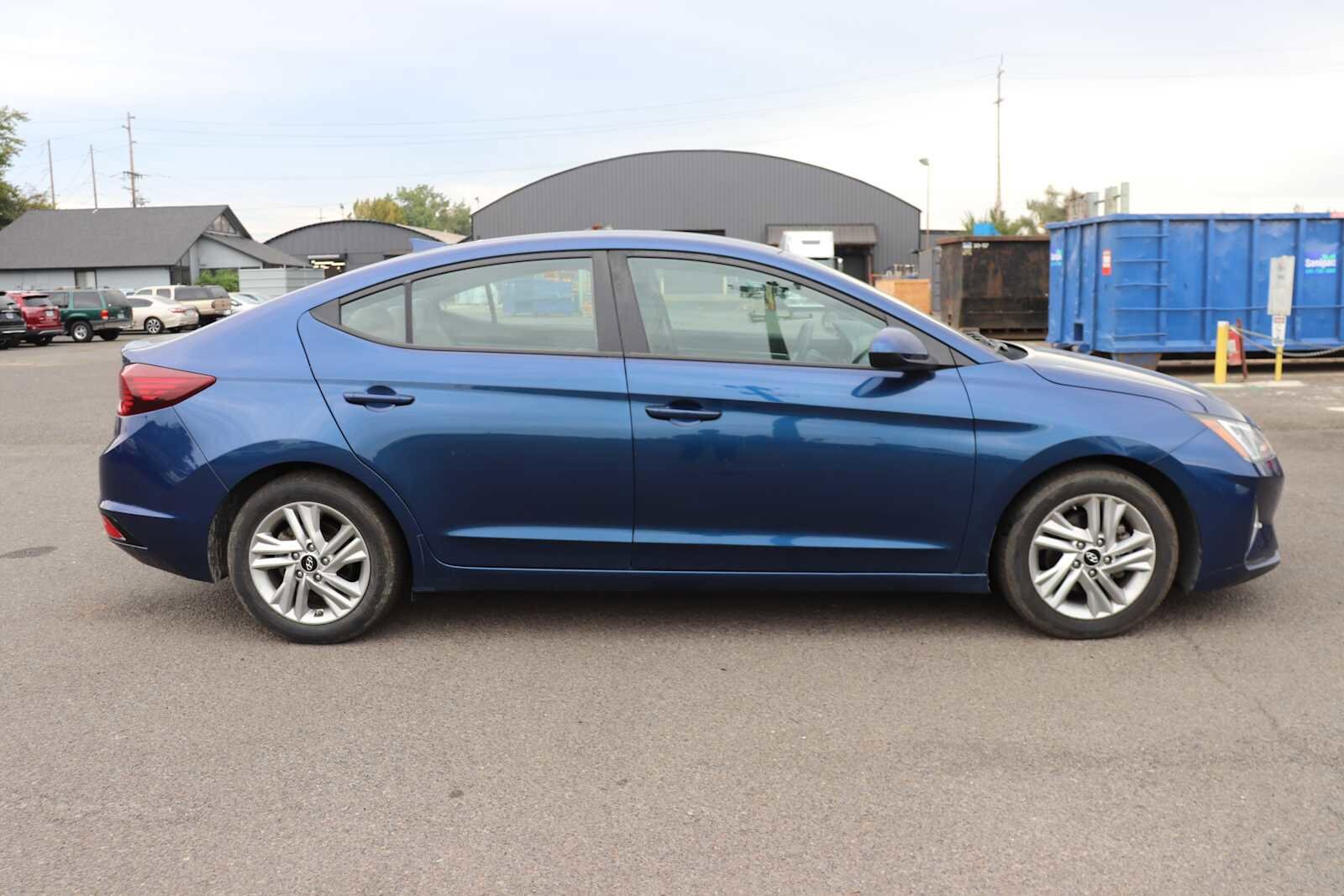 2020 Hyundai Elantra SEL photo 4