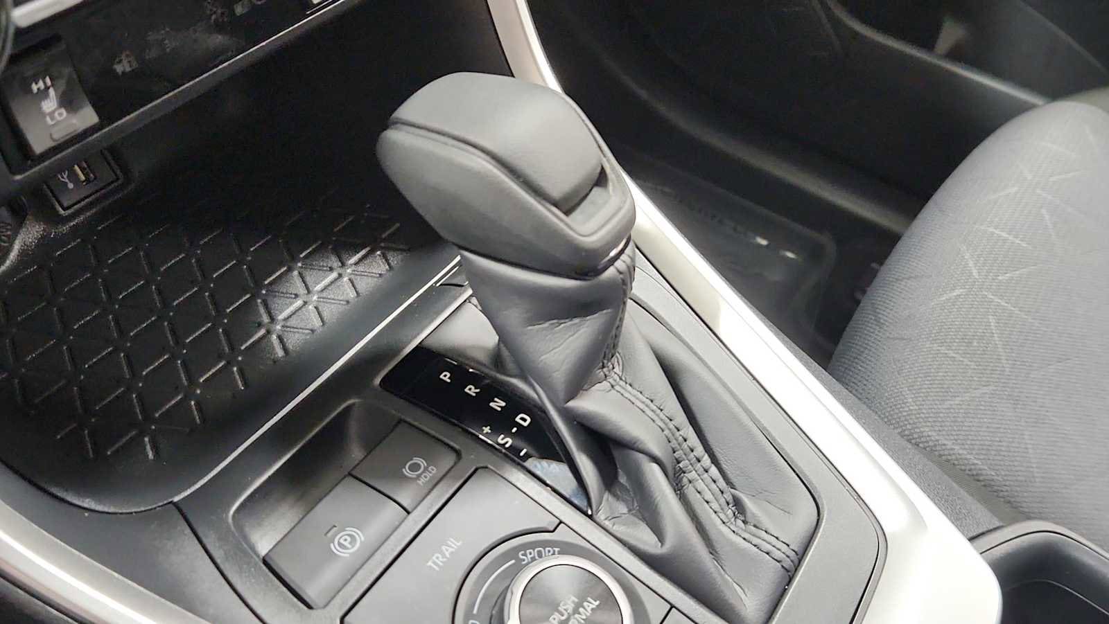 Thumbnail: 2025 Toyota RAV4 - 22