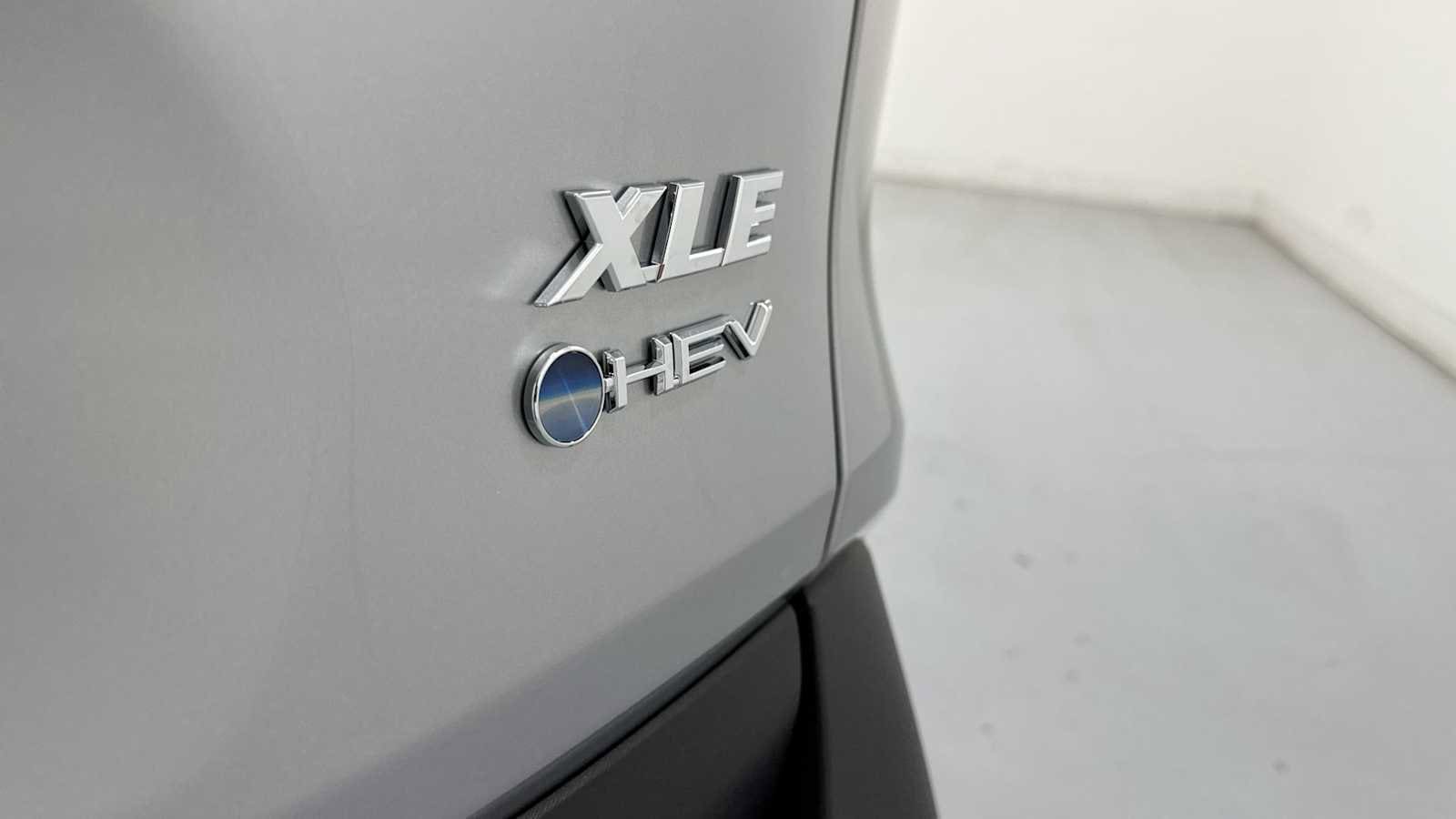 Thumbnail: 2025 Toyota RAV4 - 29