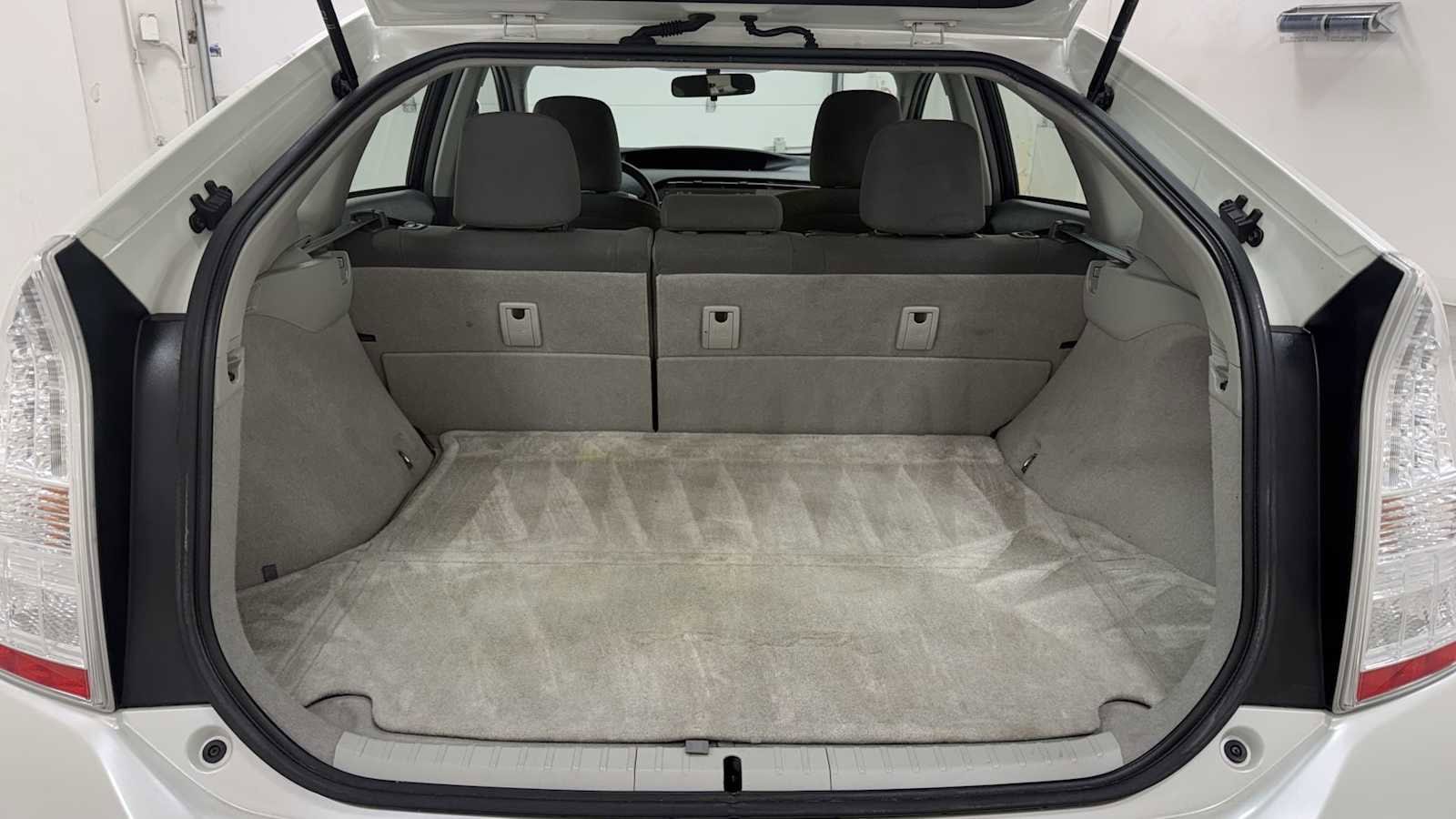 Thumbnail: 2010 Toyota Prius - 25