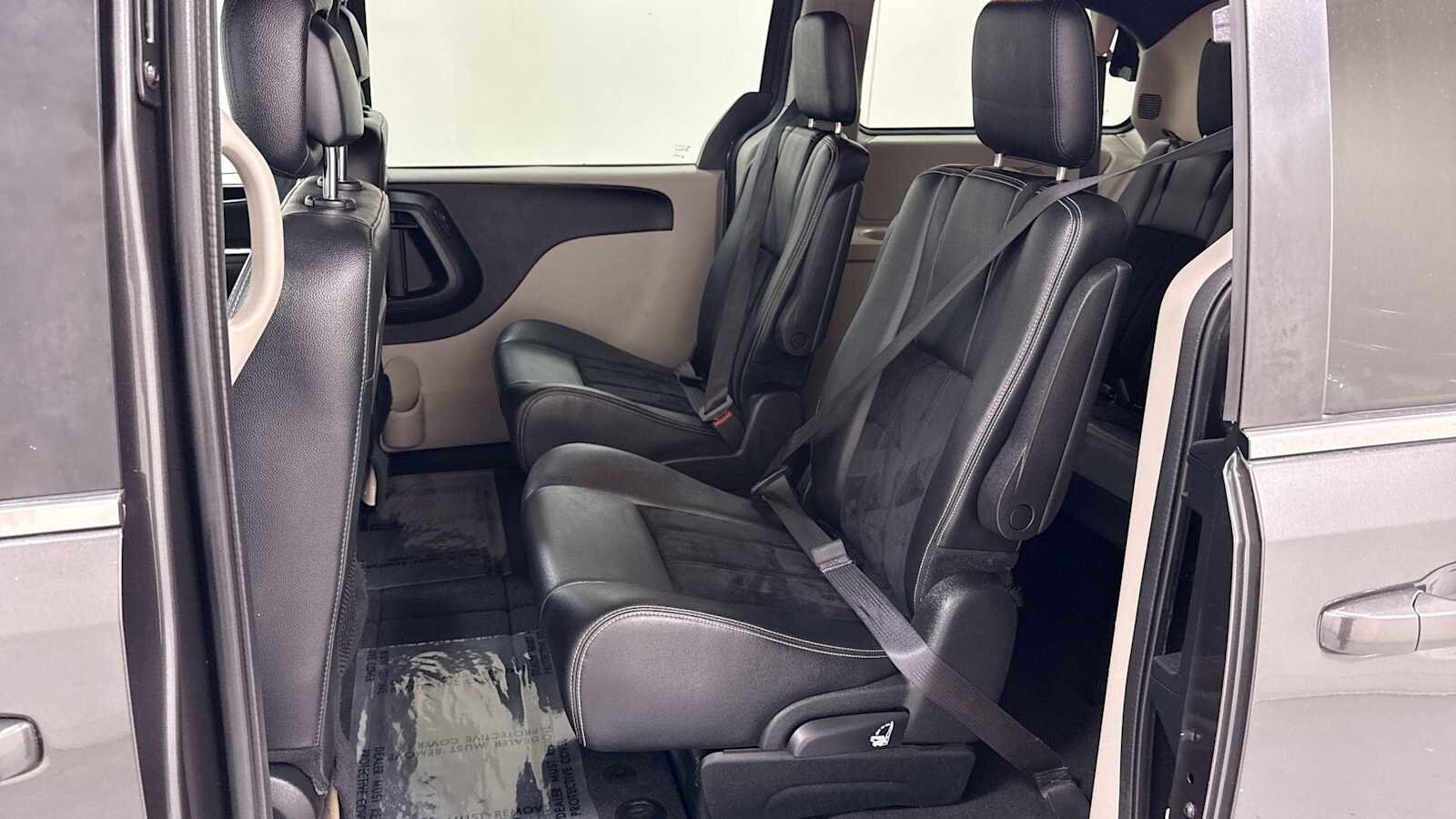 Thumbnail: 2018 Dodge Grand Caravan - 23