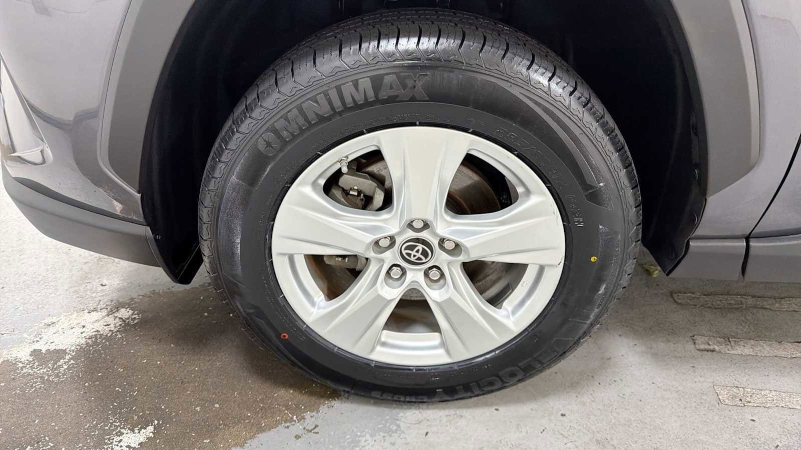 Thumbnail: 2021 Toyota RAV4 - 10
