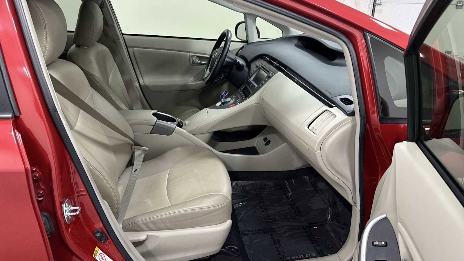 Thumbnail: 2013 Toyota Prius - 28