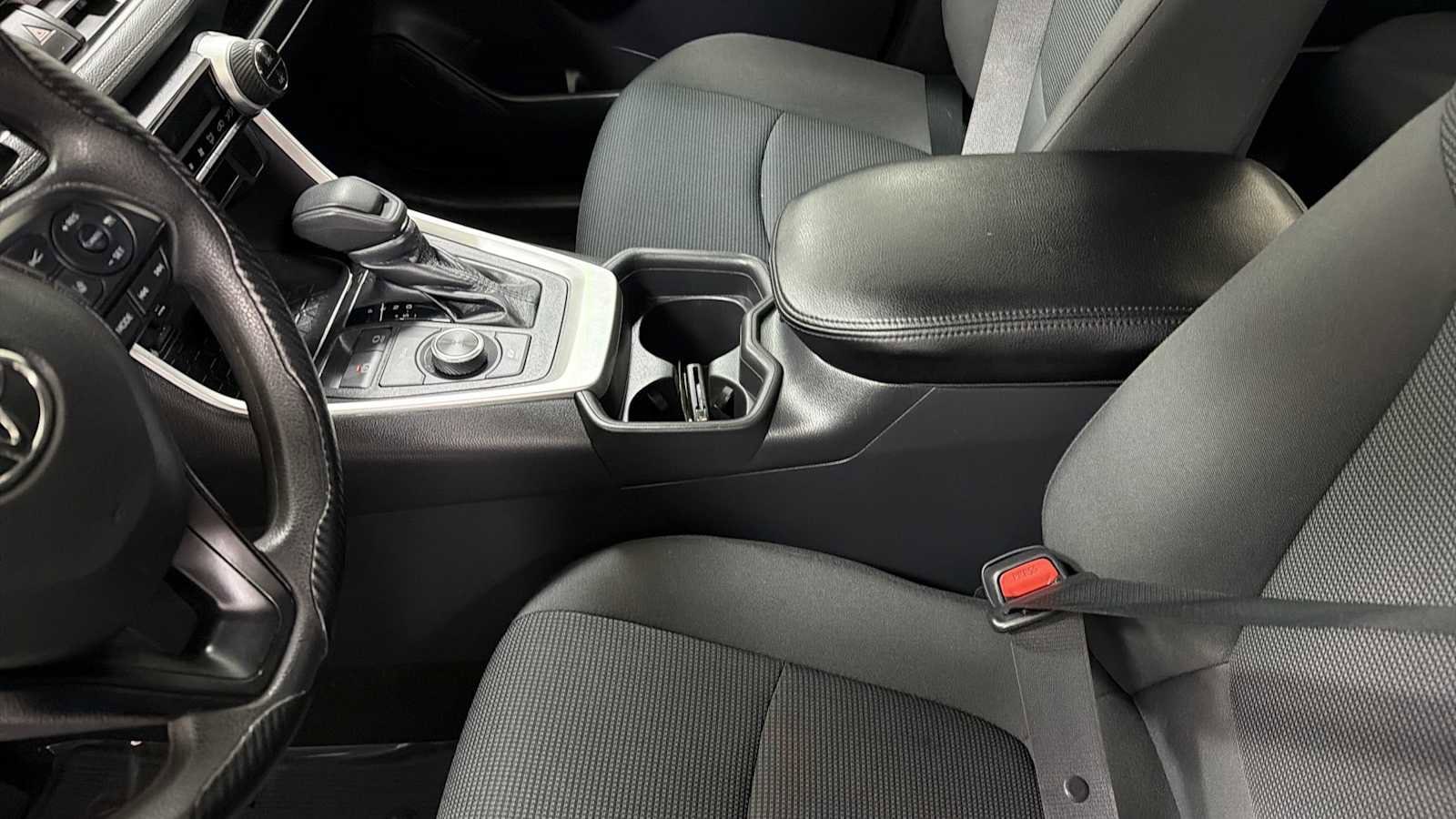 Thumbnail: 2019 Toyota RAV4 - 22