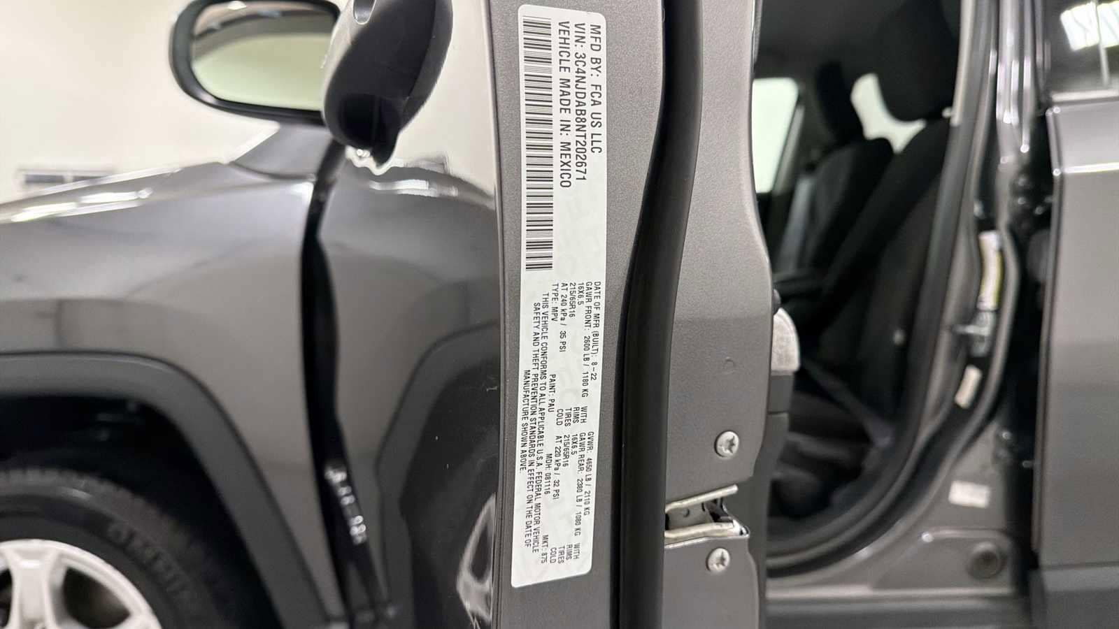 Thumbnail: 2022 Jeep Compass - 11