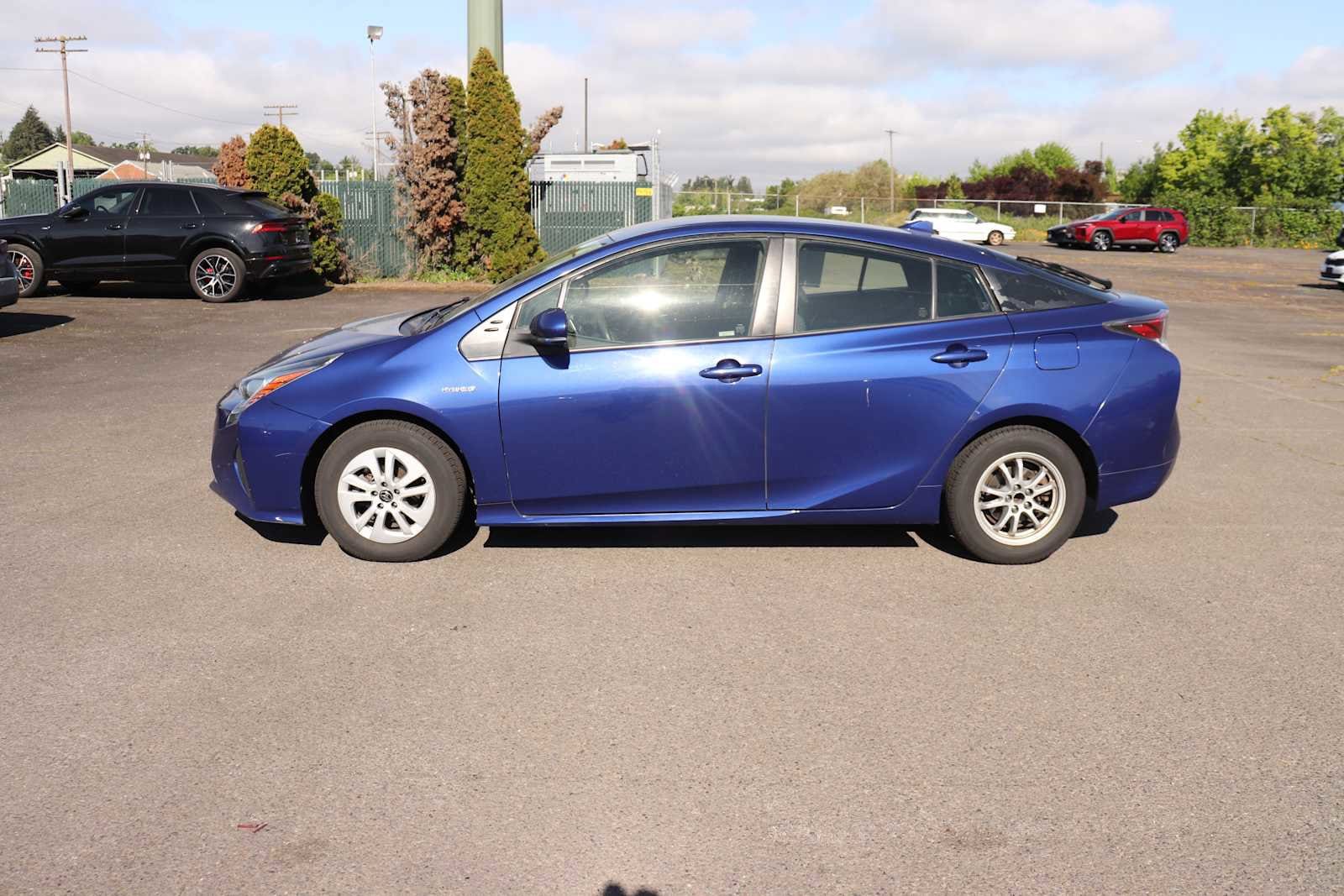 Thumbnail: 2016 Toyota Prius - 7