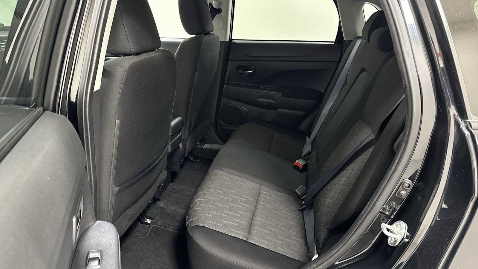 Thumbnail: 2020 Mitsubishi Outlander Sport - 23