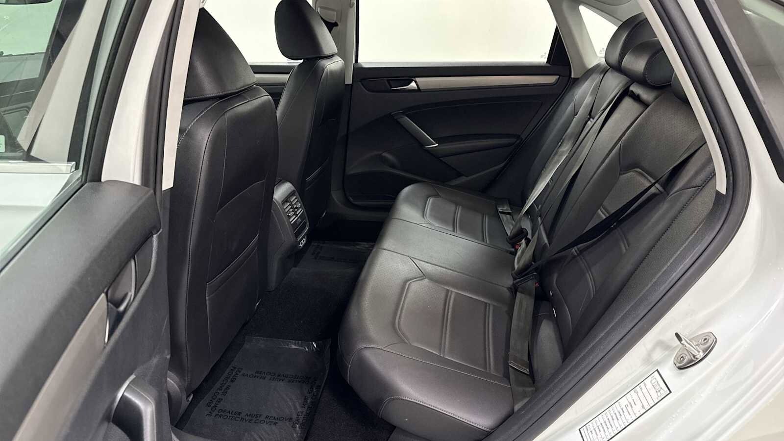 Thumbnail: 2021 Volkswagen Passat - 24