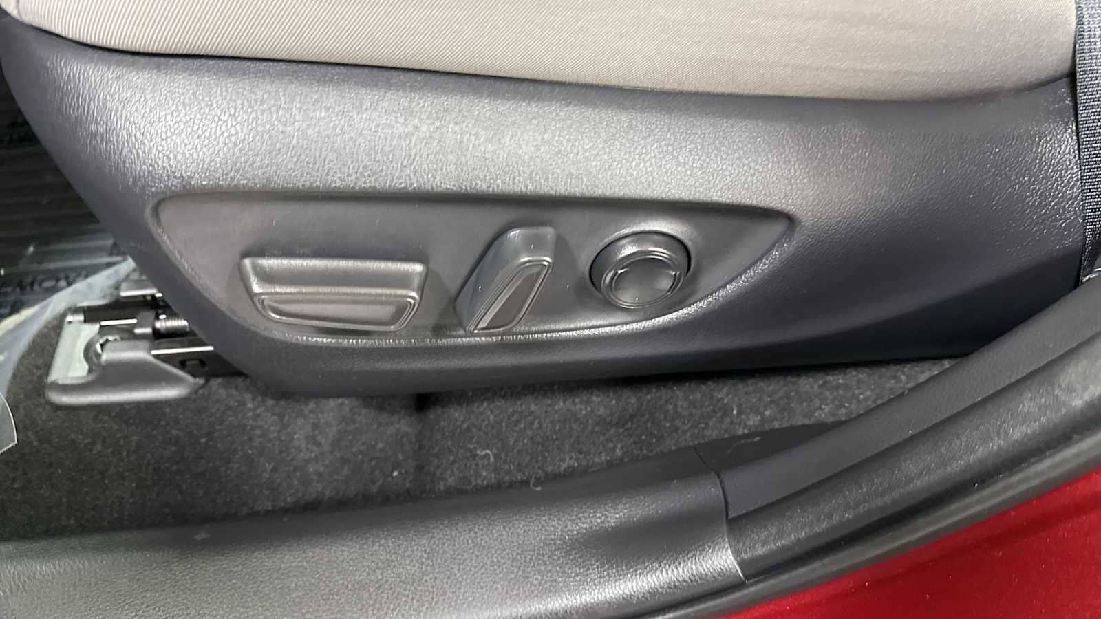 Thumbnail: 2024 Toyota RAV4 - 14