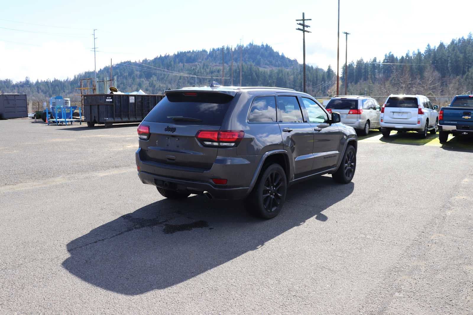 Thumbnail: 2020 Jeep Grand Cherokee - 5