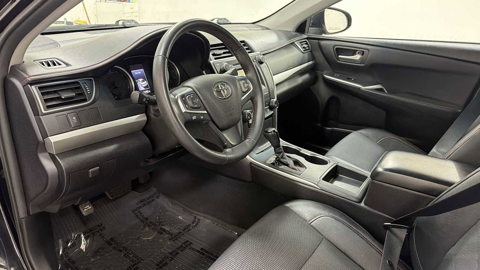 Thumbnail: 2017 Toyota Camry - 12