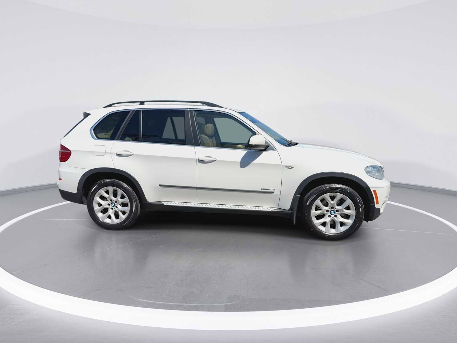 Thumbnail: 2013 BMW X5 - 10