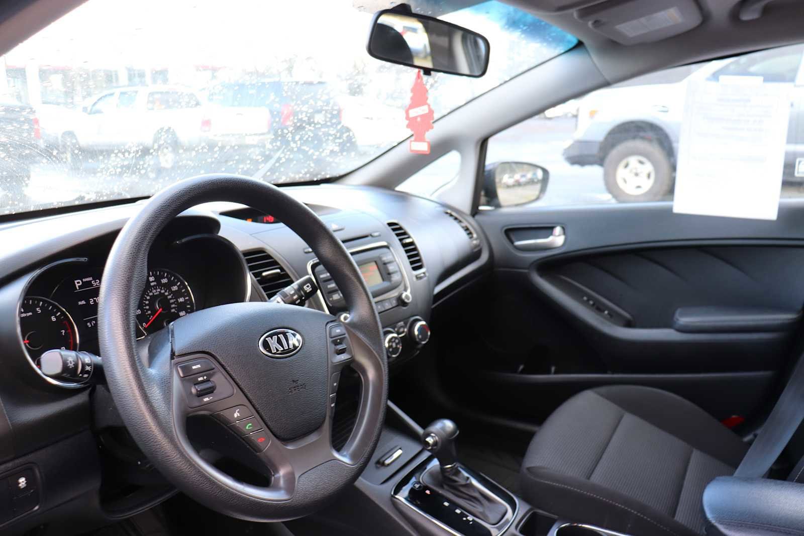 Thumbnail: 2017 Kia Forte - 10