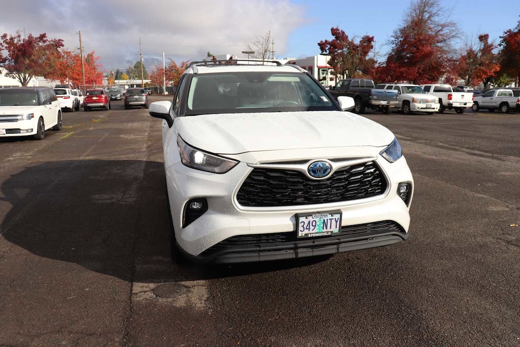 Used 2022 Toyota Highlander Hybrid XLE SUV