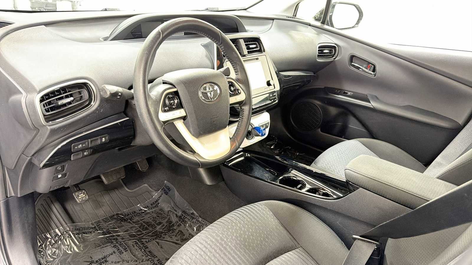Thumbnail: 2017 Toyota Prius Prime - 12