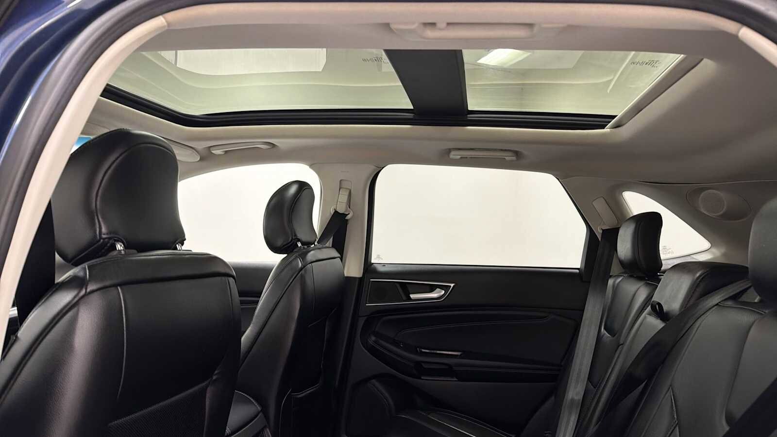 Thumbnail: 2017 Ford Edge - 24