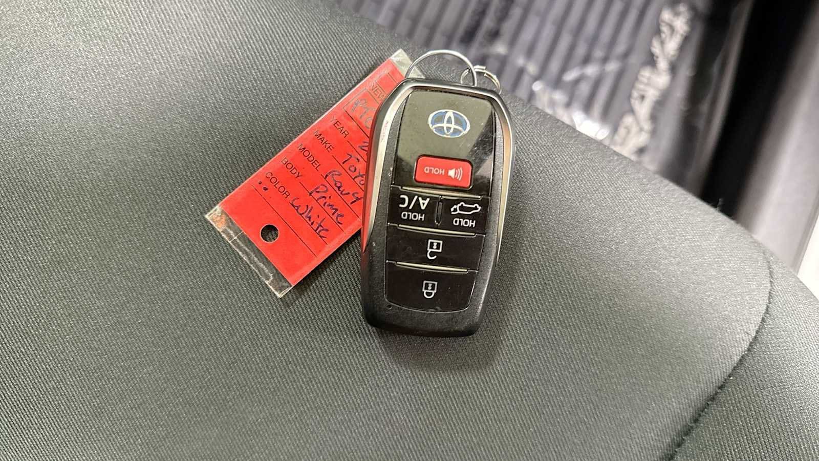 Thumbnail: 2021 Toyota RAV4 - 30