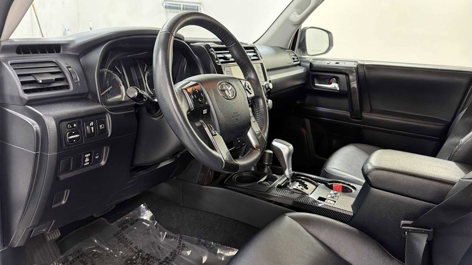 Thumbnail: 2022 Toyota 4Runner - 12