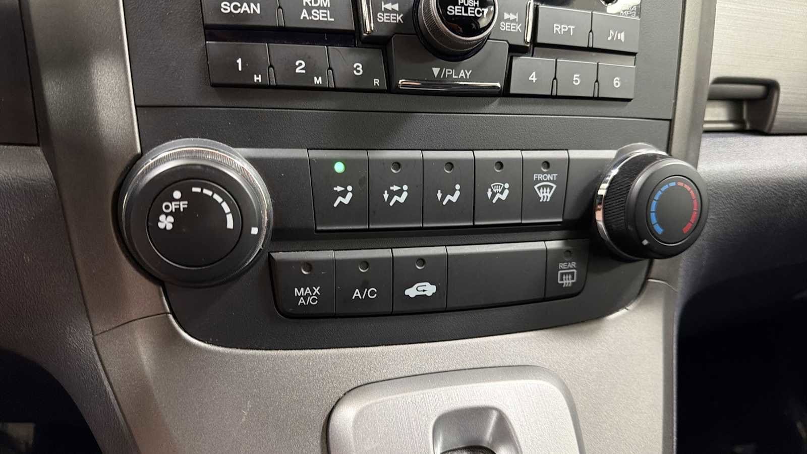 Thumbnail: 2011 Honda CR-V - 19