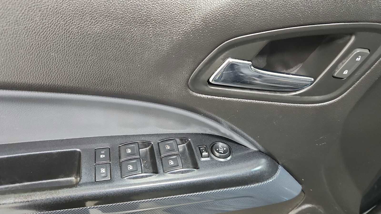 Thumbnail: 2017 Chevrolet Colorado - 15