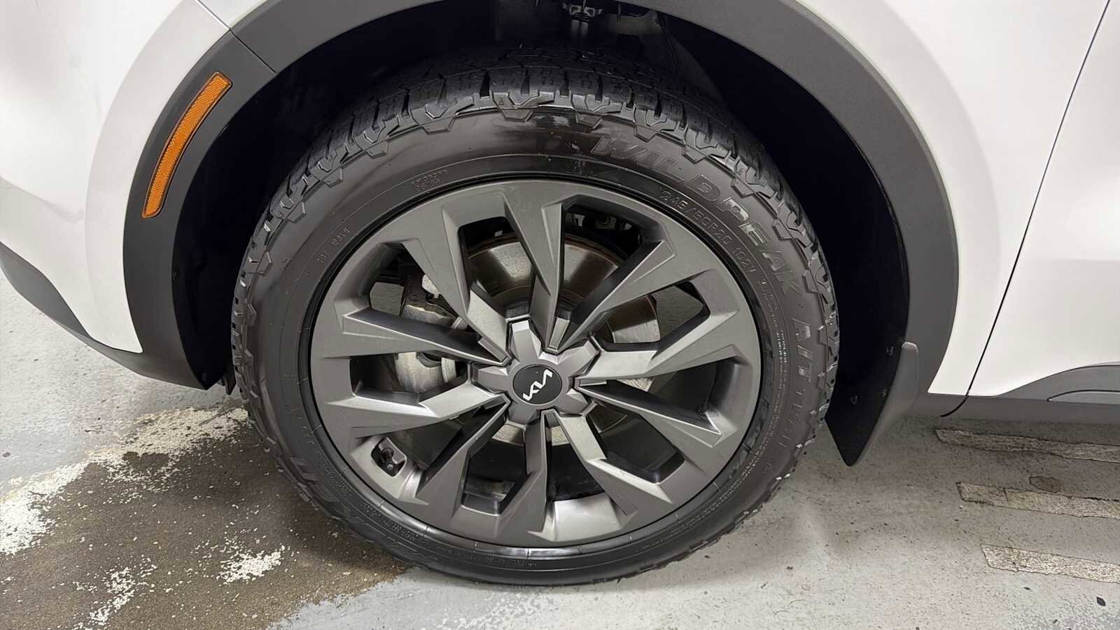 Thumbnail: 2023 Kia Sorento - 10