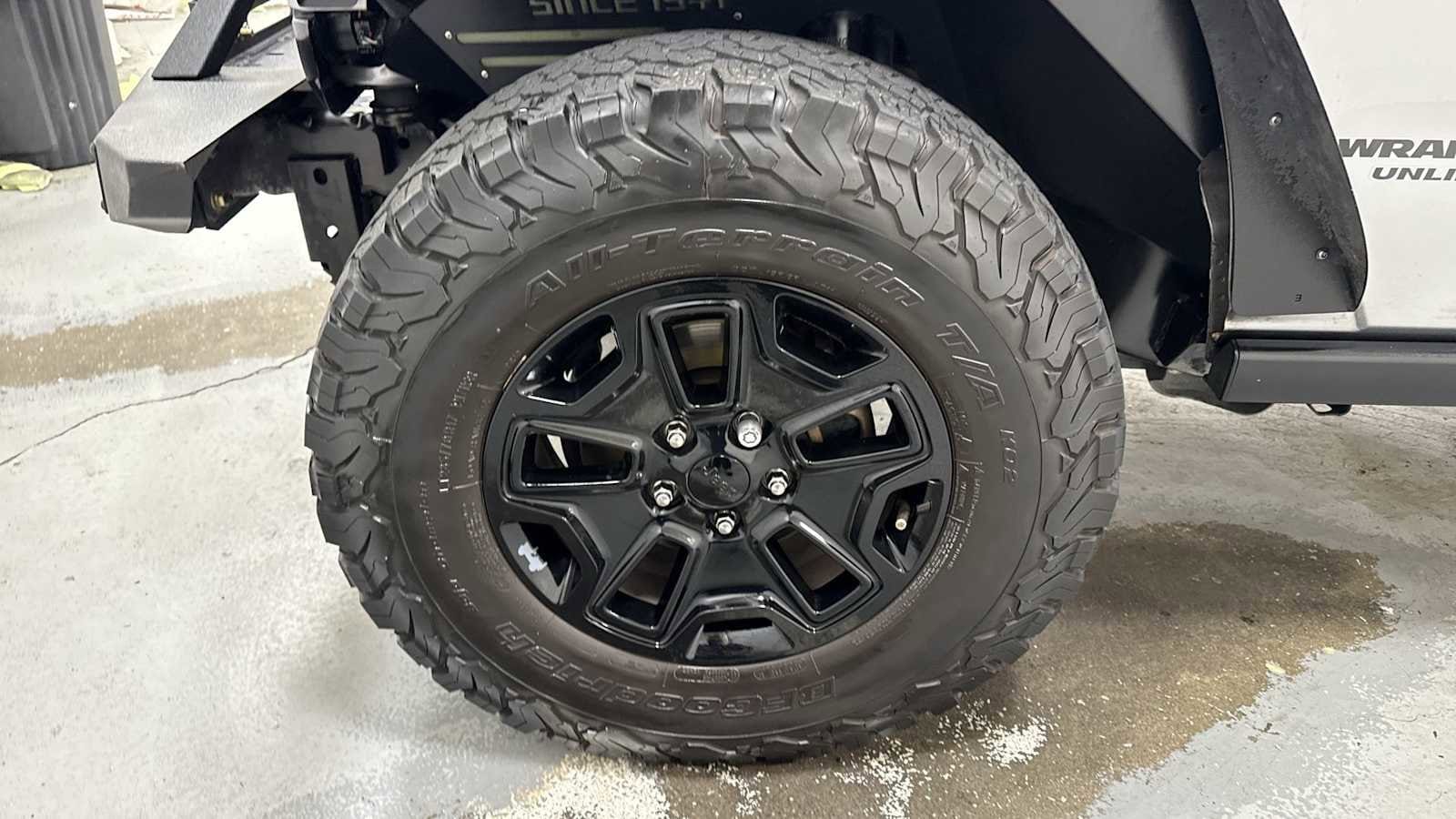 Thumbnail: 2017 Jeep Wrangler - 10