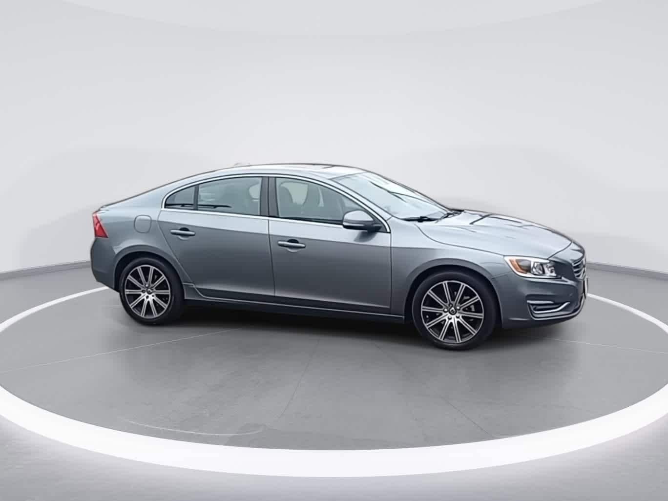 Thumbnail: 2016 Volvo S60 - 9