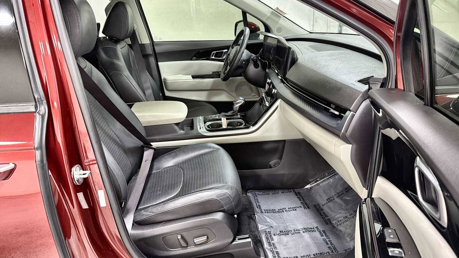 Thumbnail: 2022 Kia Carnival - 31