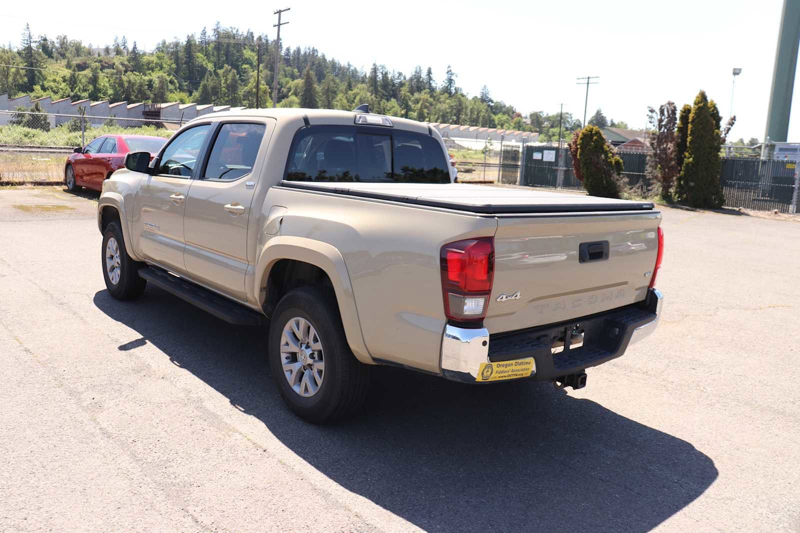 Thumbnail: 2019 Toyota Tacoma - 7