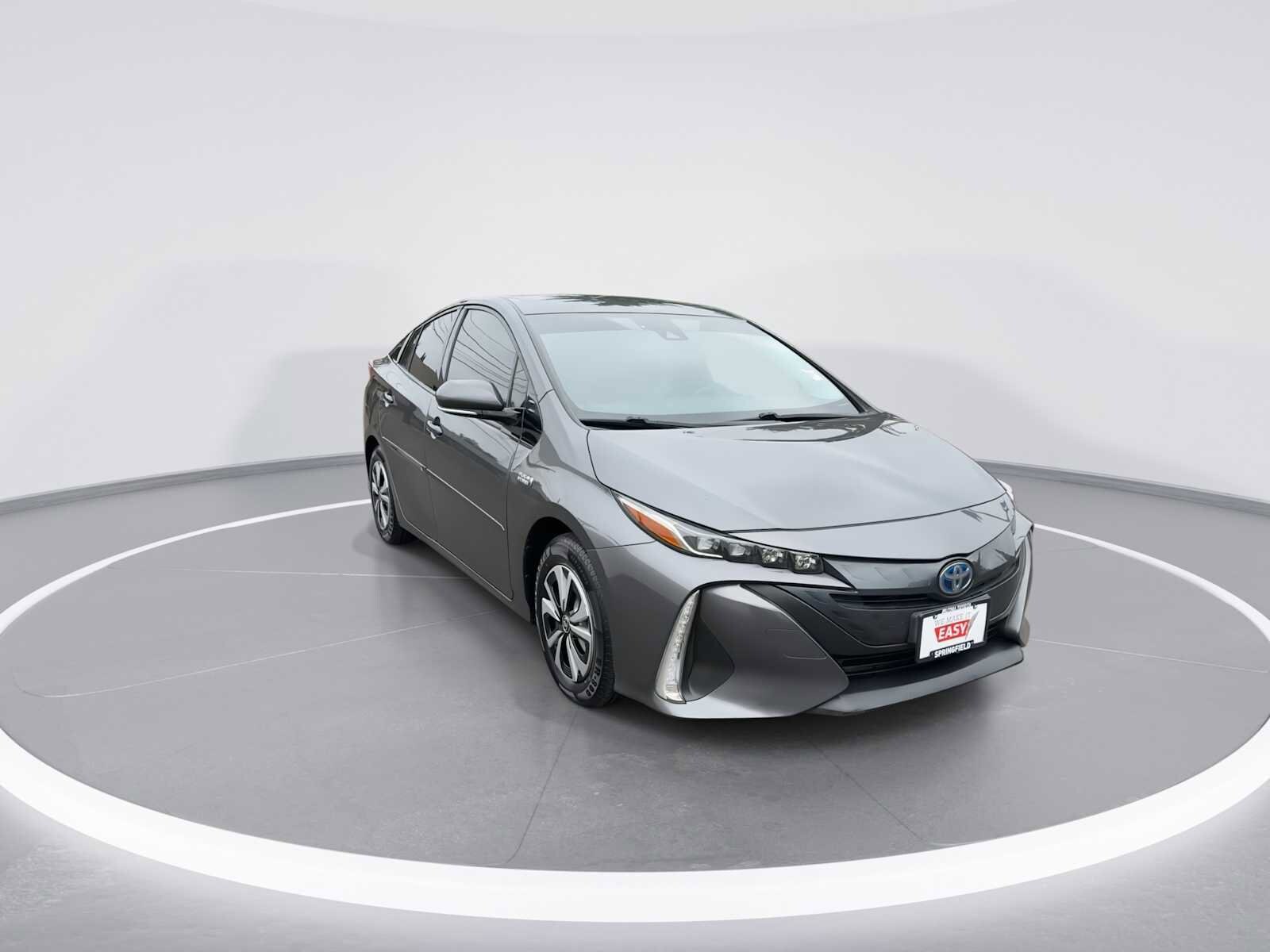 2018 Toyota Prius Prime Plus photo 2