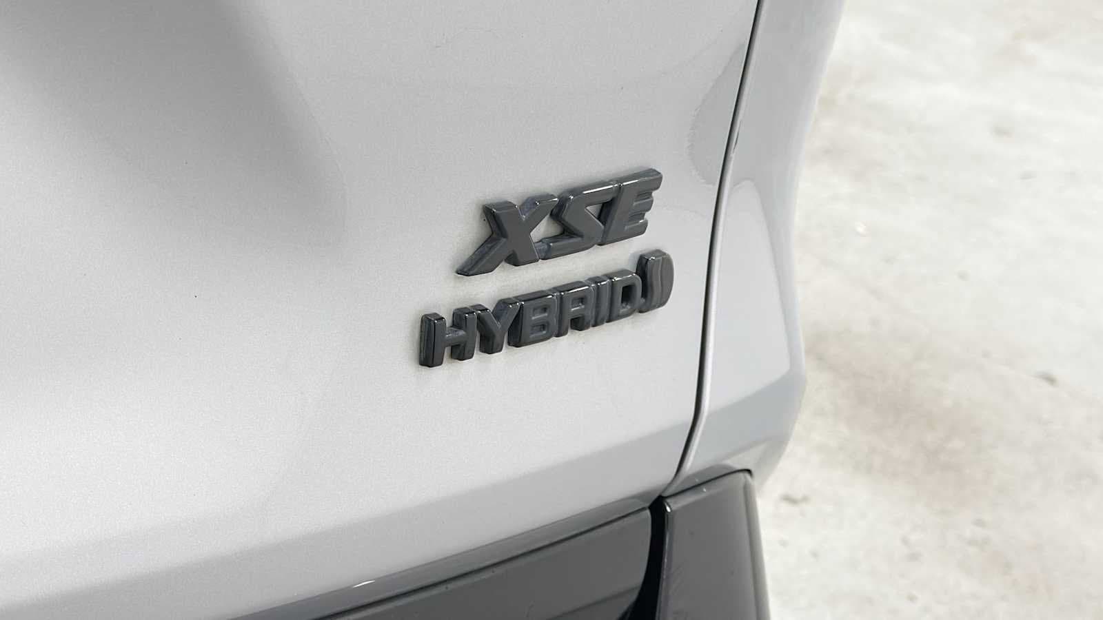 Thumbnail: 2022 Toyota RAV4 - 29