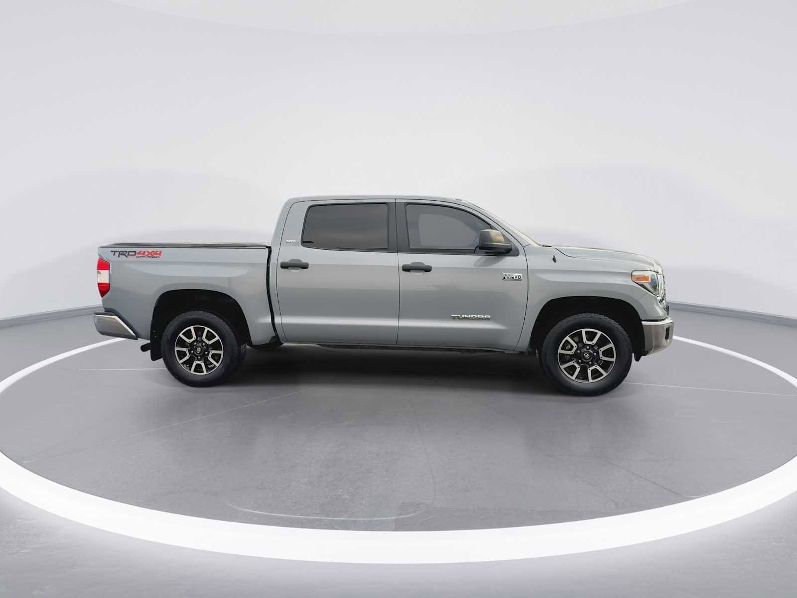 Thumbnail: 2018 Toyota Tundra - 9