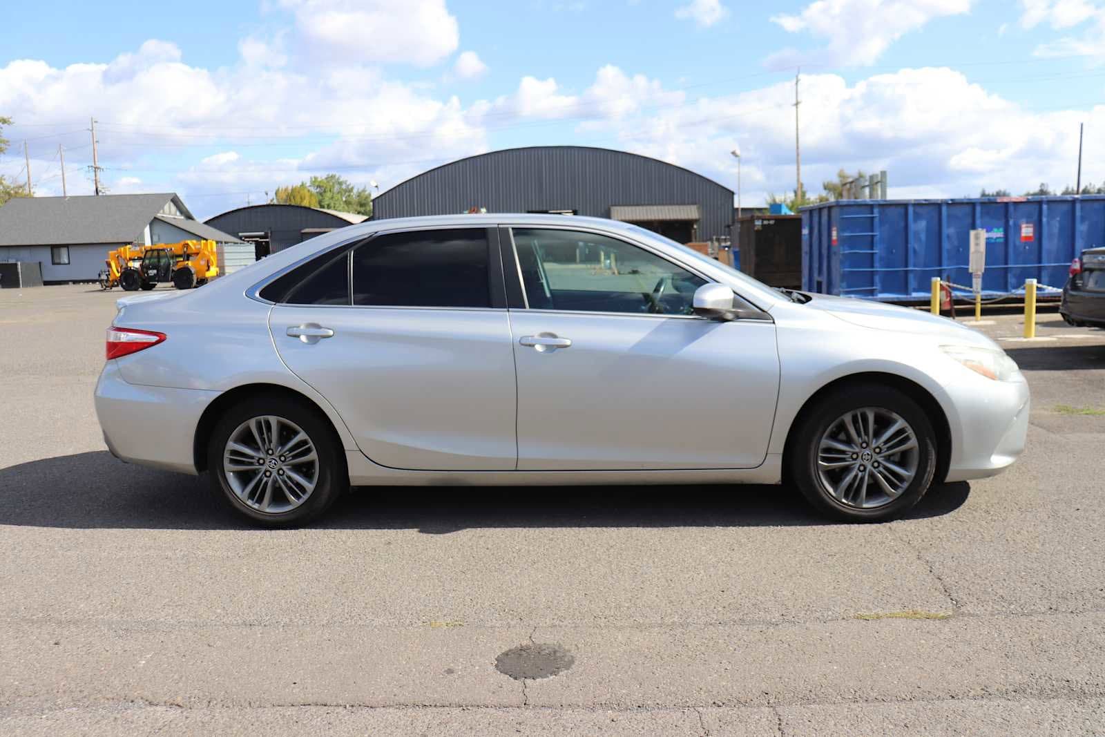 Thumbnail: 2016 Toyota Camry - 4