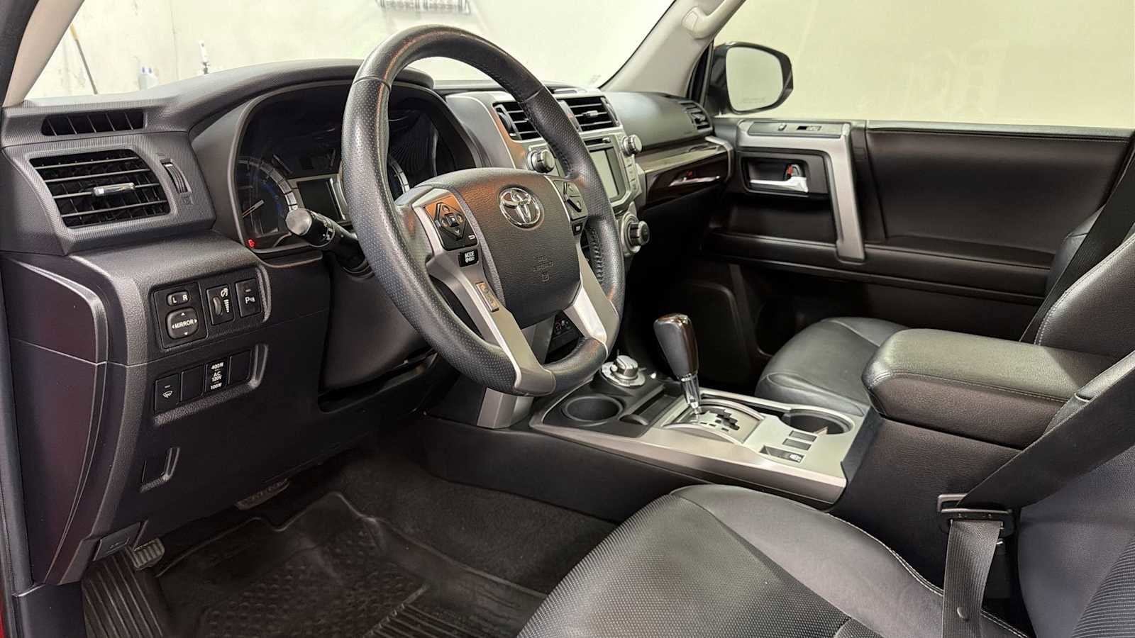 Thumbnail: 2017 Toyota 4Runner - 12