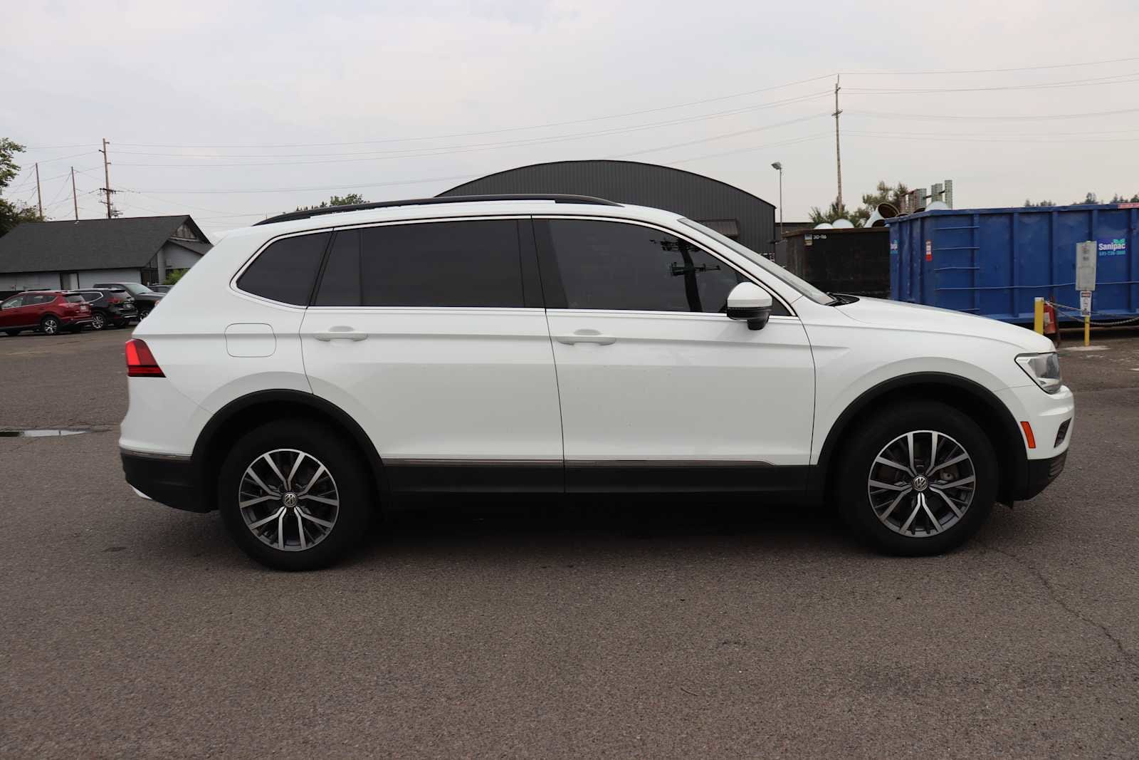Thumbnail: 2020 Volkswagen Tiguan - 4