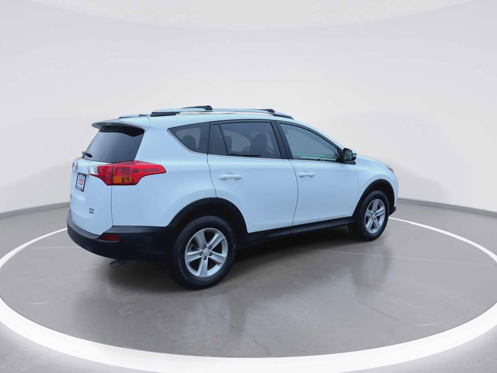 Thumbnail: 2013 Toyota RAV4 - 8