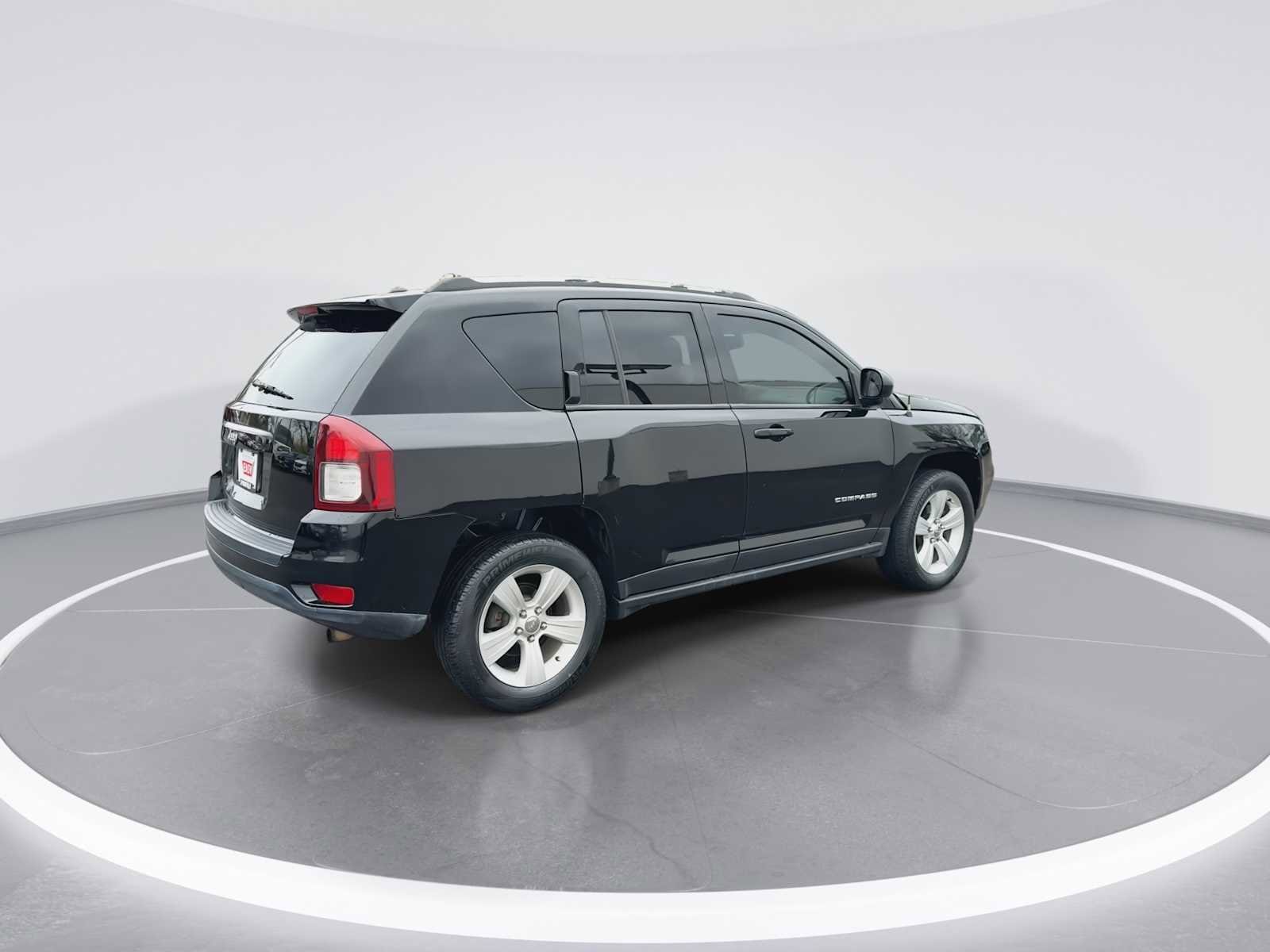 Thumbnail: 2016 Jeep Compass - 8