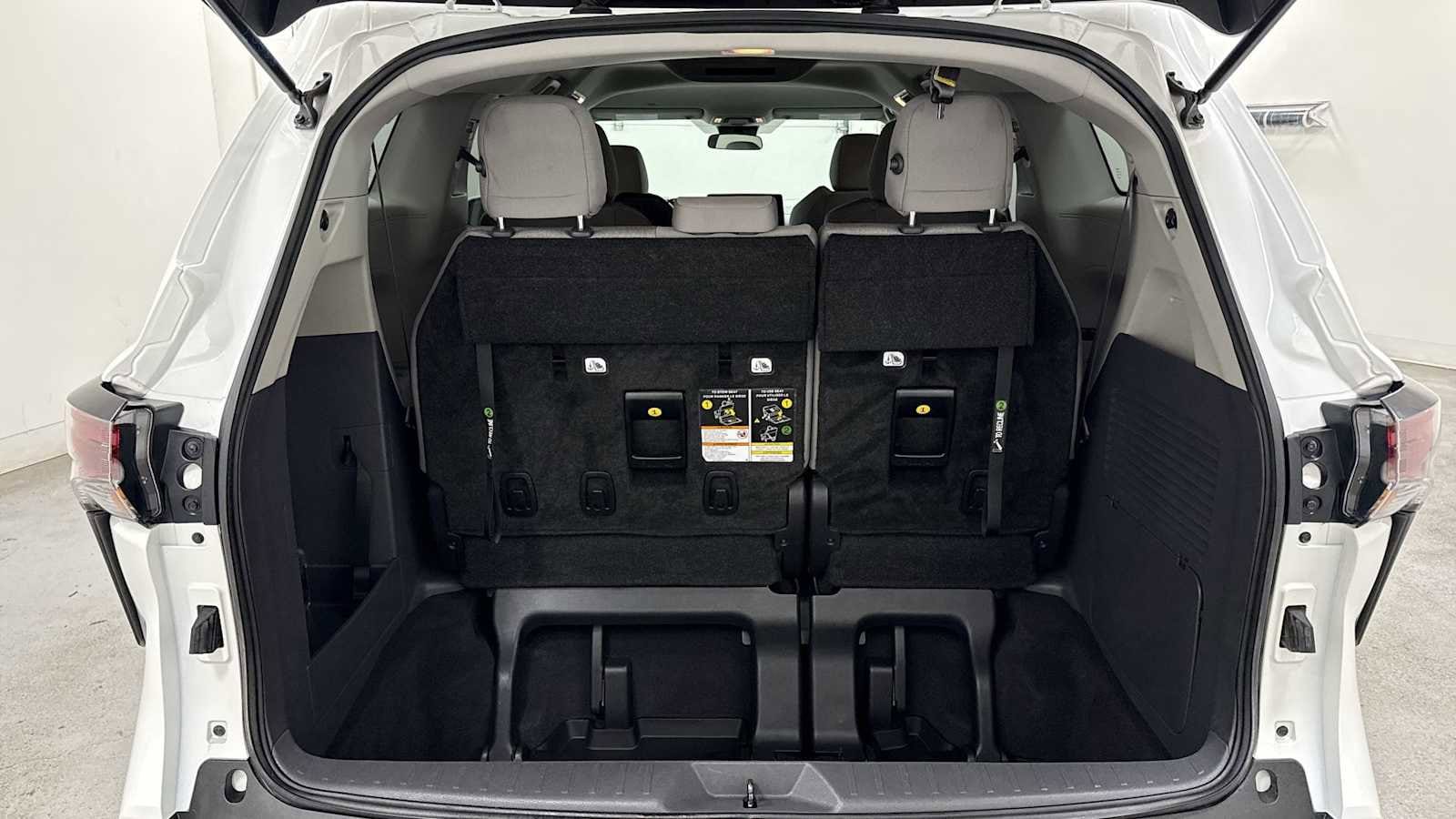 Thumbnail: 2023 Toyota Sienna - 12