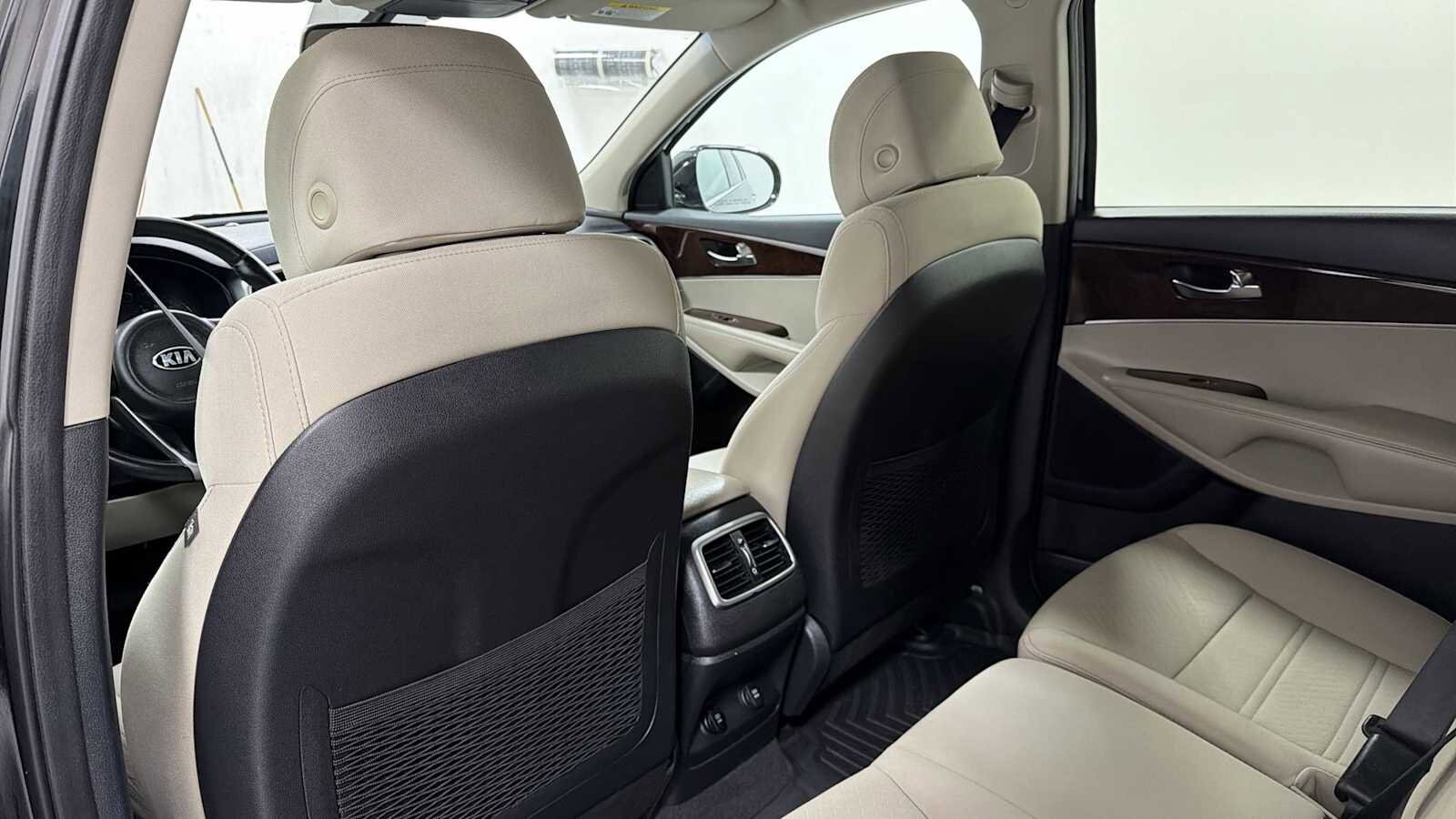 Thumbnail: 2017 Kia Sorento - 24