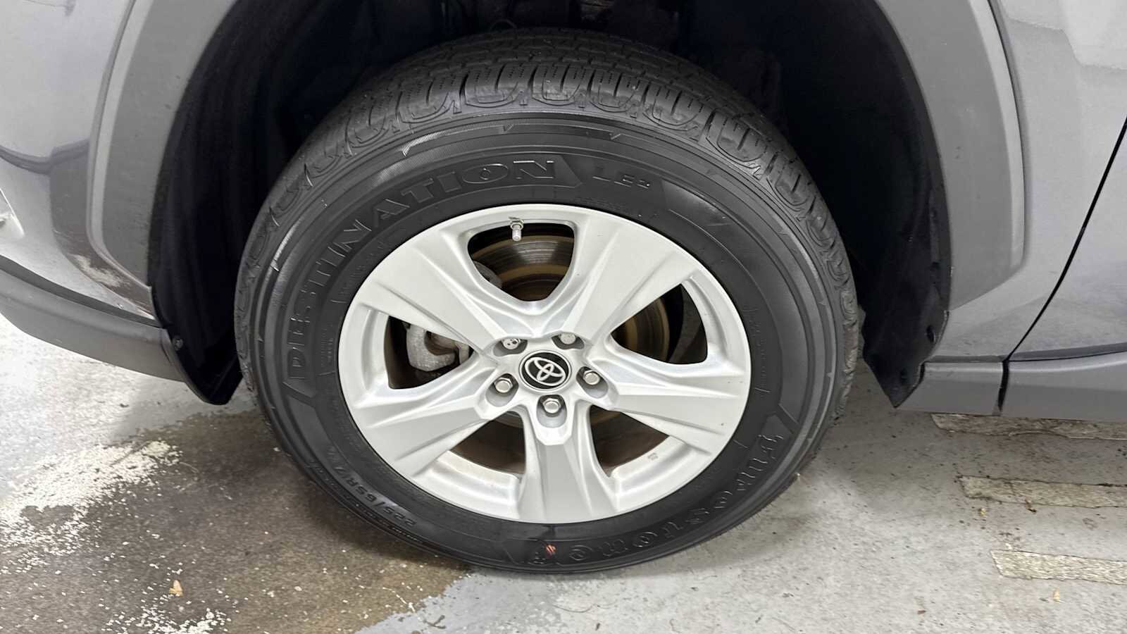 Thumbnail: 2021 Toyota RAV4 - 10