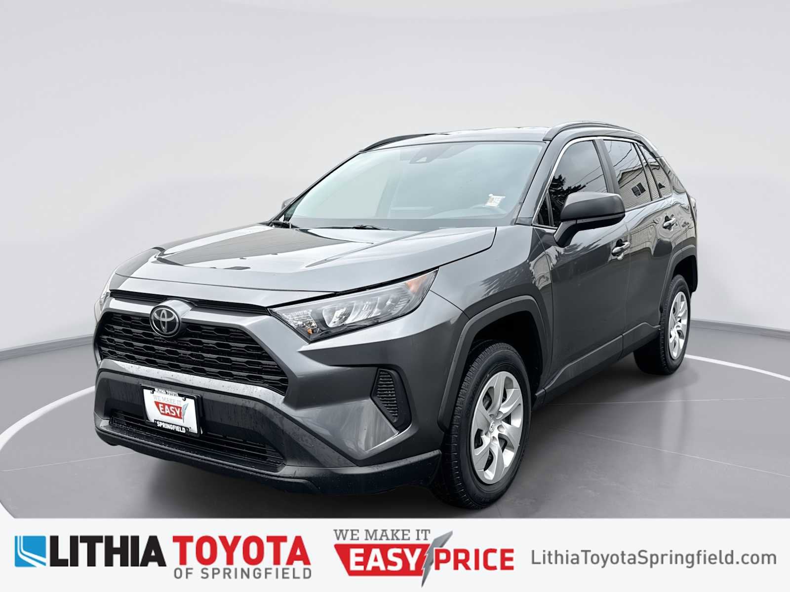 2021 Toyota RAV4 LE's photo