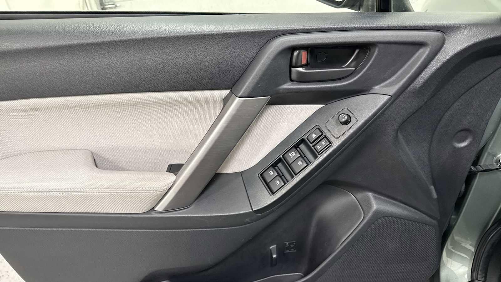 Thumbnail: 2015 Subaru Forester - 15