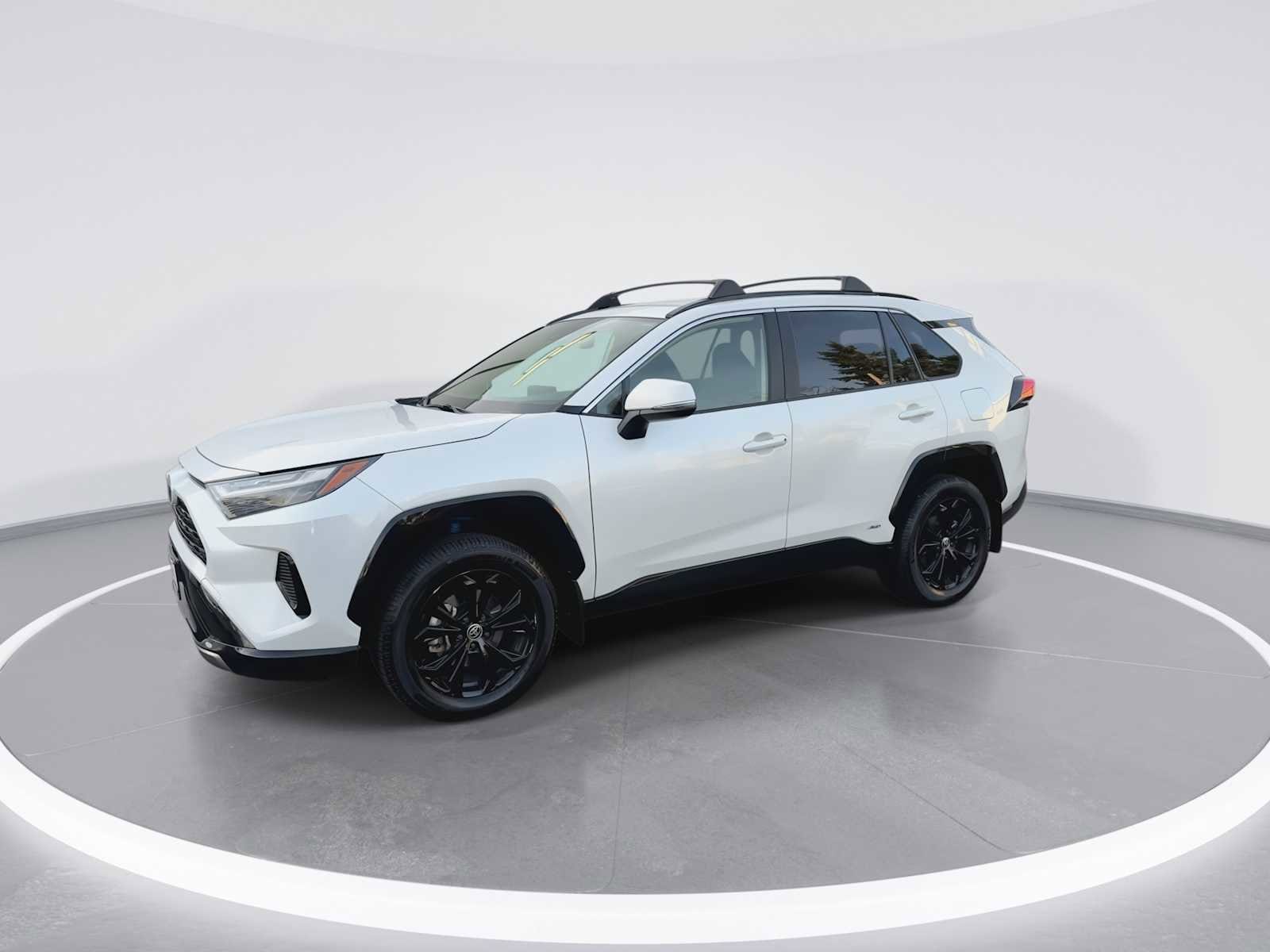 Thumbnail: 2022 Toyota RAV4 - 4