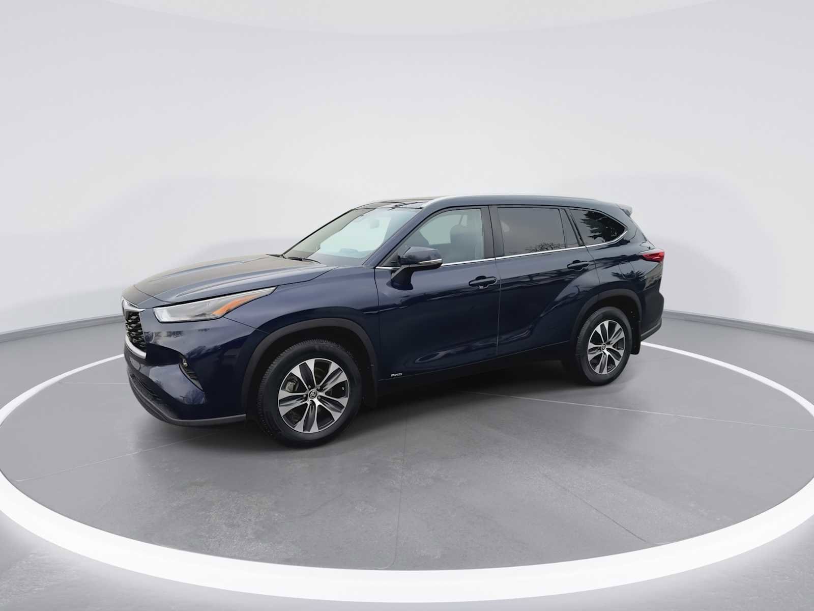 Thumbnail: 2022 Toyota Highlander - 4