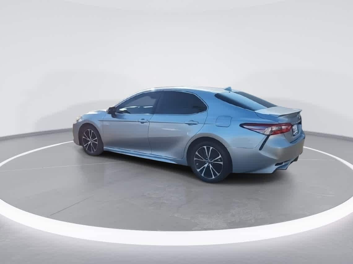 Thumbnail: 2018 Toyota Camry - 6