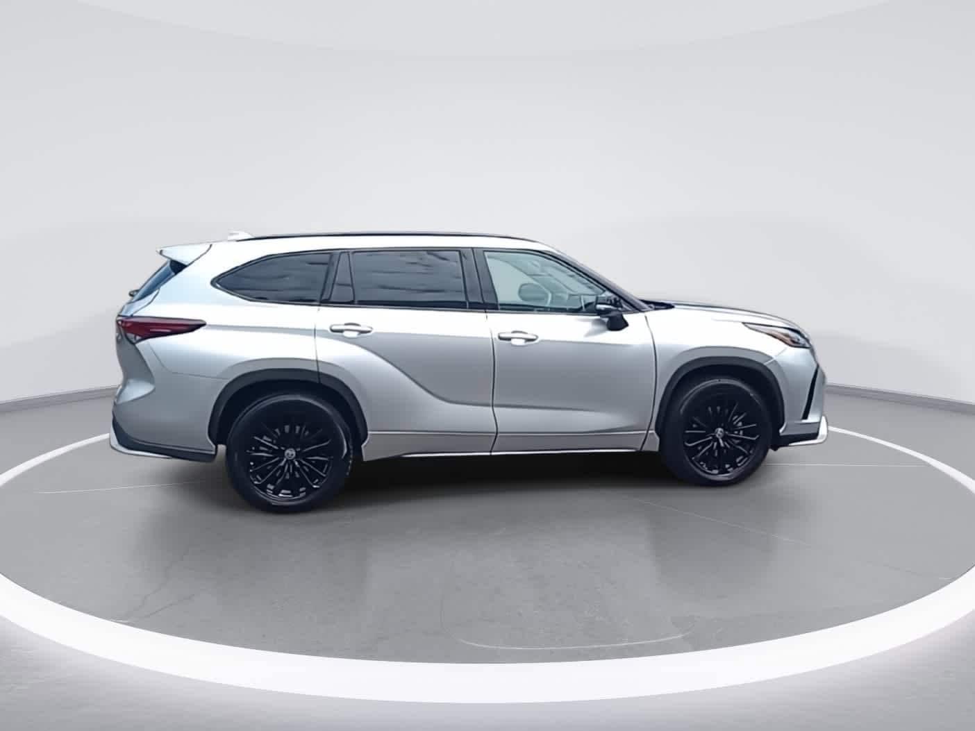 Thumbnail: 2024 Toyota Highlander - 9